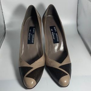 Stuart Weitzman women’s pump shoes size 7